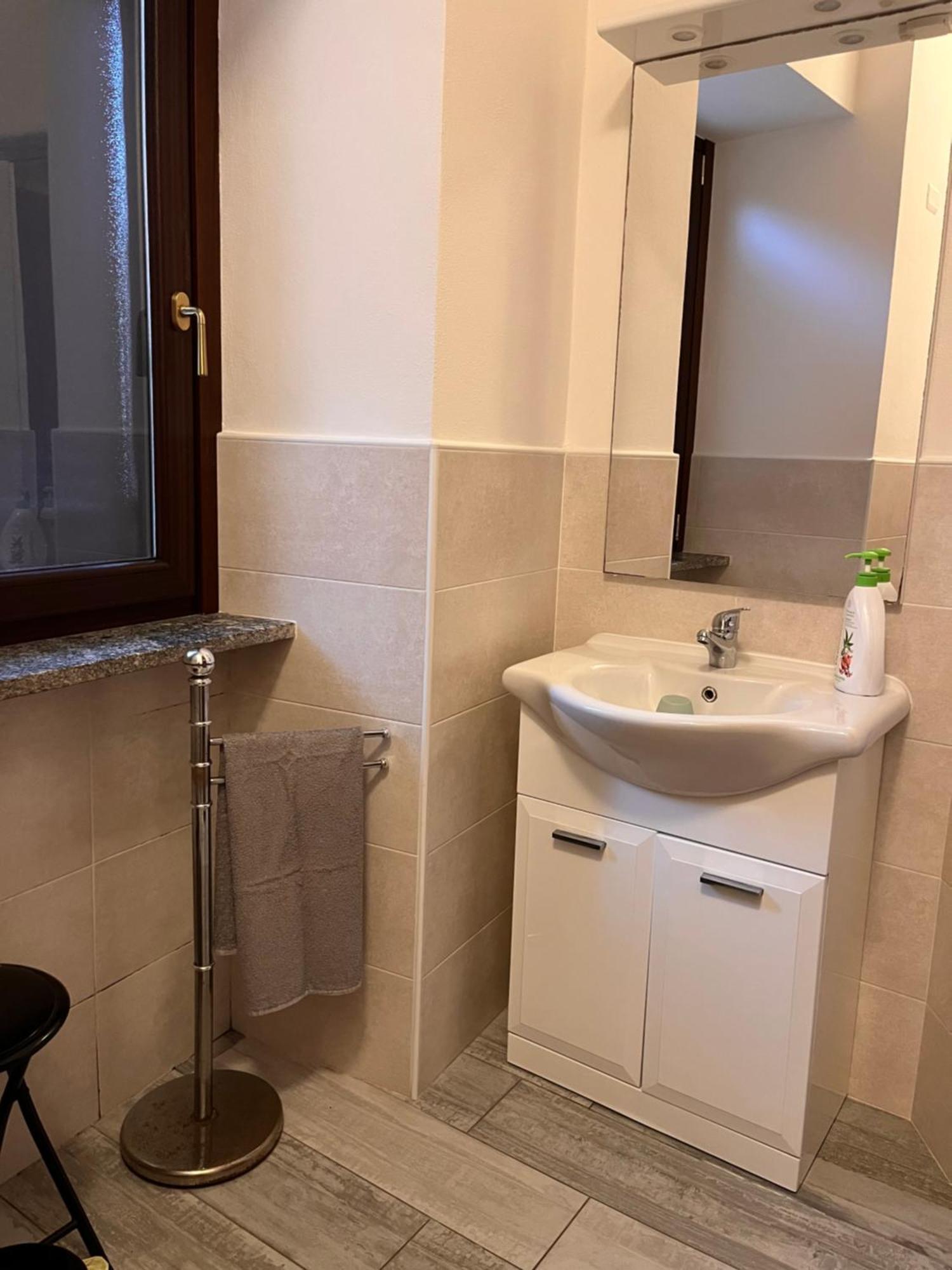 Il Cortile Como Single & Double Room In Apartment No Hotel المظهر الخارجي الصورة