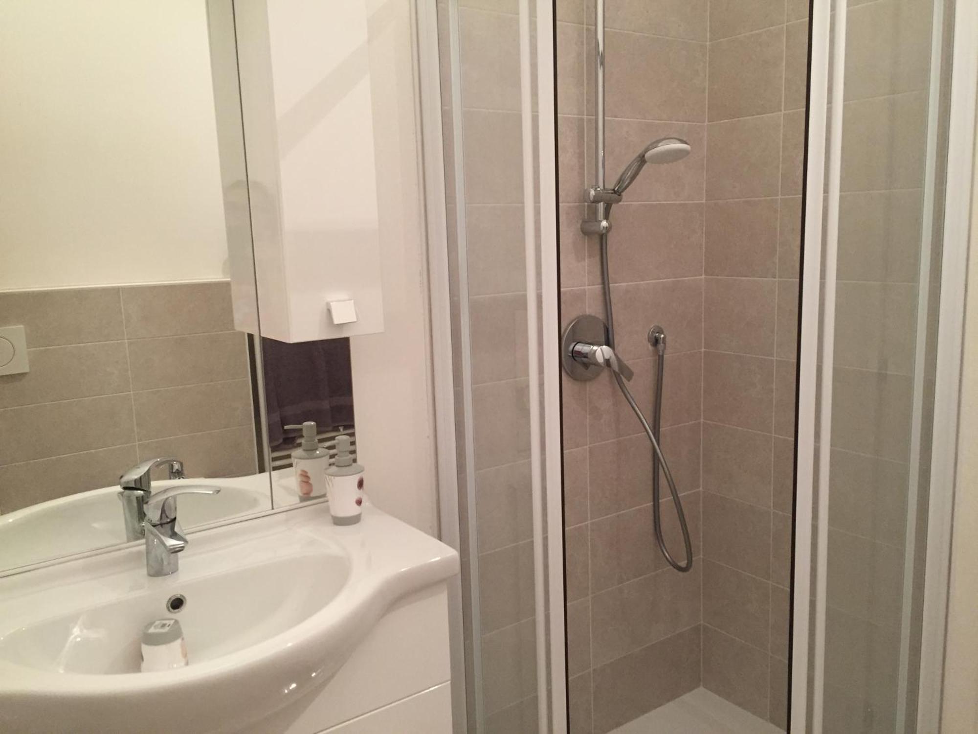 Il Cortile Como Single & Double Room In Apartment No Hotel المظهر الخارجي الصورة
